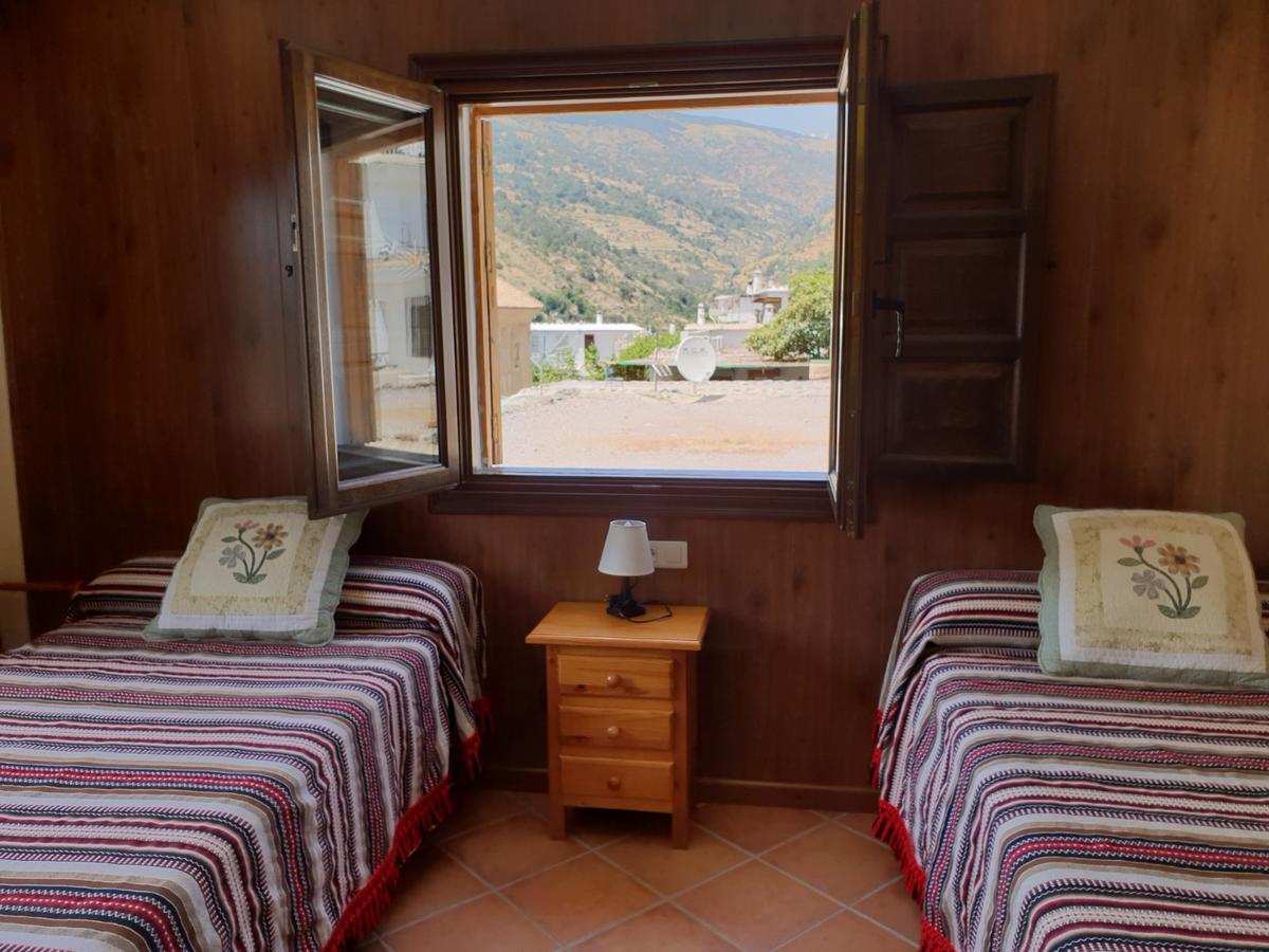 Hostal Pampaneira Exterior photo